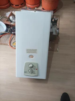 Calentador Fagor Blanco y Gris