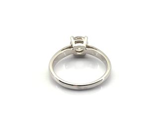 sortija oro 18k con piedra con circonita t. 18 (18,47 mm)