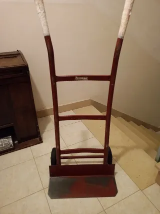 Carrello porta pacchi in metallo