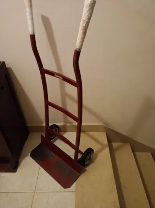 Carrello porta pacchi in metallo