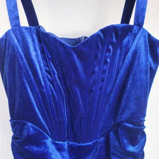 Vestido azul eléctrico fruncido glamour