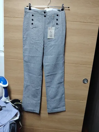 Pantalón gris de vestir nuevo