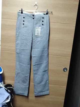 Pantalón gris de vestir nuevo