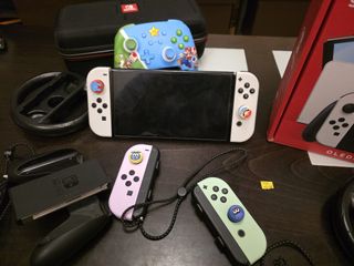 Nintendo Switch OLED Bianca + Accessori
