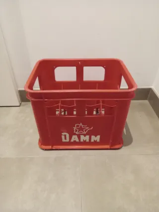 Caja Cerveza Damm Roja