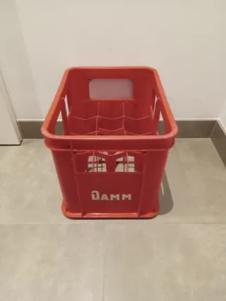 Caja Cerveza Damm Roja