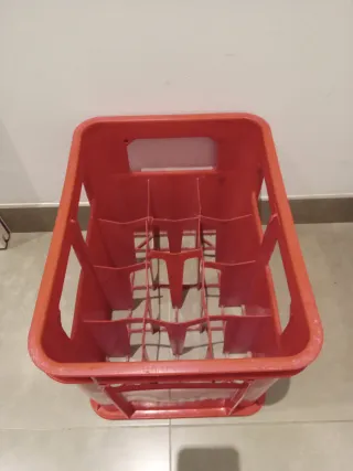 Caja Cerveza Damm Roja