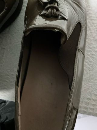 Mocasines verdes de tacón con flecos