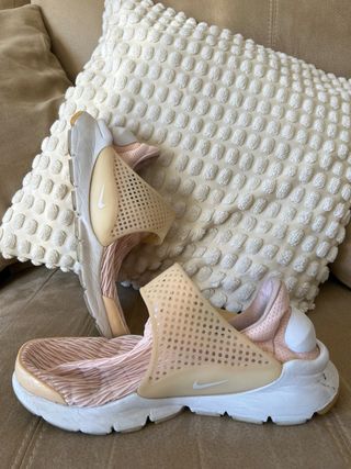 Nike Sock Dart Rosa y Blanco