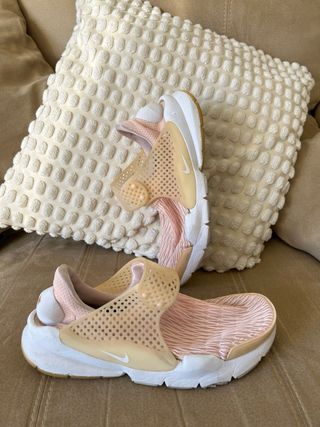 Nike Sock Dart Rosa y Blanco