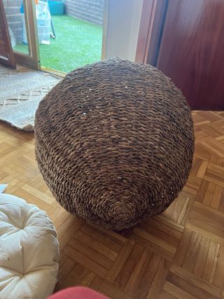 Cama Iglú para Perros Pequeños. Sin estrenar