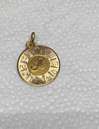 Colgante Oro Zodíaco Escorpión