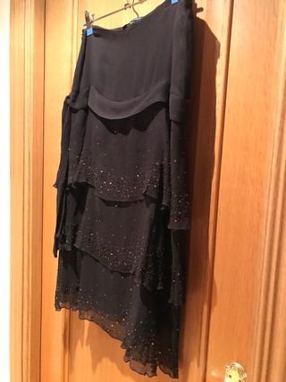 Falda Gasa en Marron con detalles de lentejuelas.