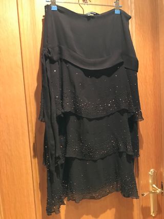 Falda Gasa en Marron con detalles de lentejuelas.