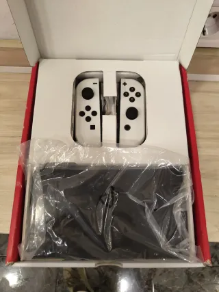 Nintendo Switch OLED Bianca