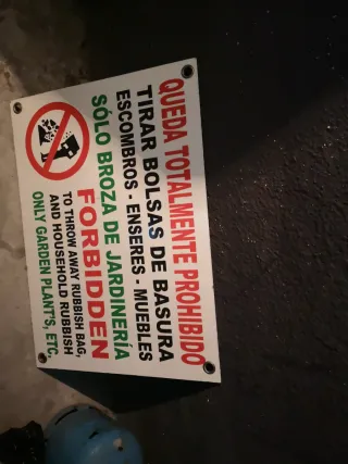 Letrero metálico para comunidades es grande