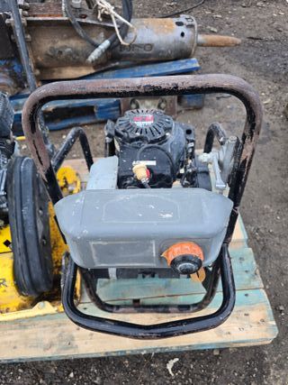 MP2 Ranita compactadora Mikasa MT 65H