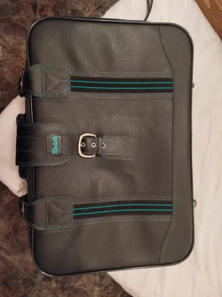 Maleta de mano negra y verde