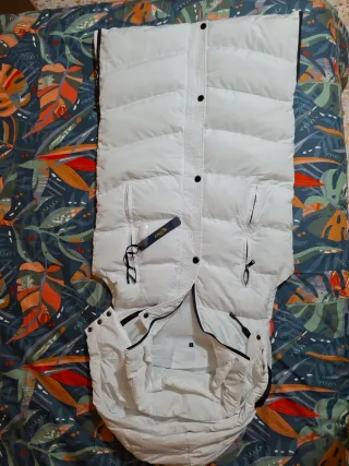 Piumino lungo smanicato bianco nuovo