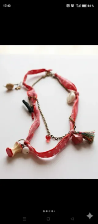 Collar artesanal con charms