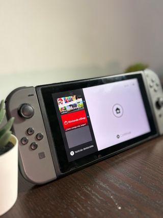 ¡COMO NUEVA! Nintendo Switch Gris + complementos