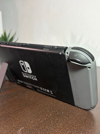 ¡COMO NUEVA! Nintendo Switch Gris + complementos