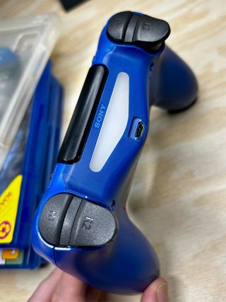 PS4 + Mando + 4 Juegazos