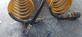 Inflador de neumáticos con manómetro