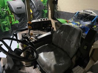 Tractor John Deere 6310 con pala