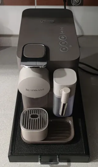 Cafetera DeLonghi Lattissima One