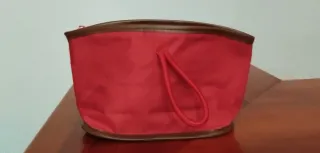 Neceser lona roja concolgante corazón