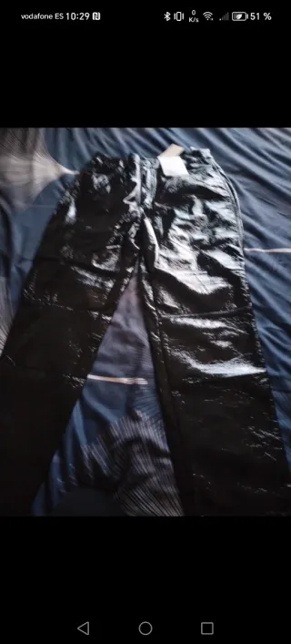 Pantalón polipiel negro