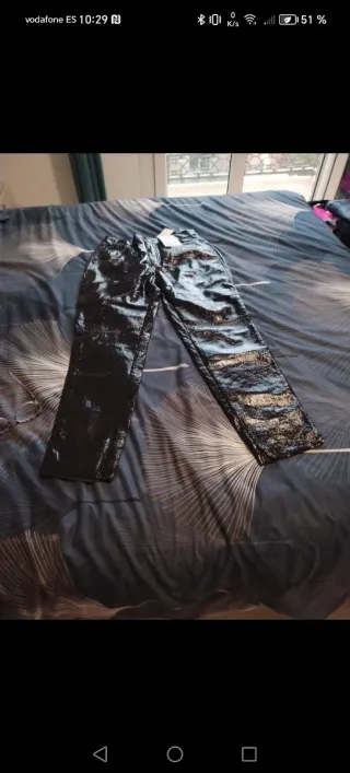 Pantalón polipiel negro