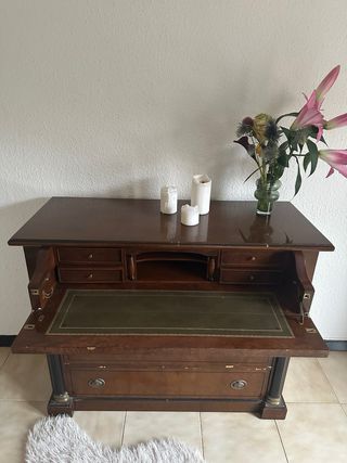 Cómoda antigua de madera maciza