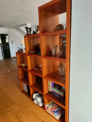 Estantería de madera