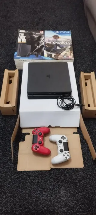 PS4 1TB + 2 mandos dualshock 4 y 2 juegos del fifa