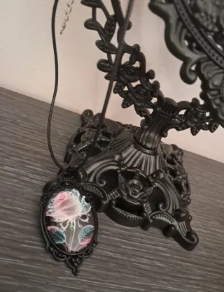 Collar Rosa Encantada