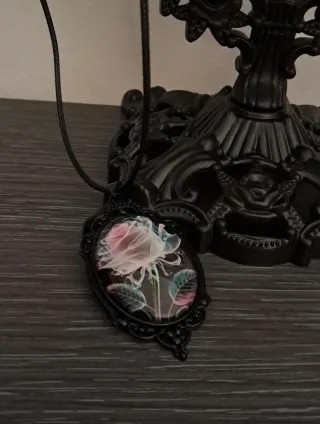 Collar Rosa Encantada