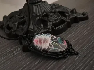 Collar Rosa Encantada