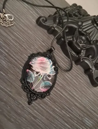 Collar Rosa Encantada