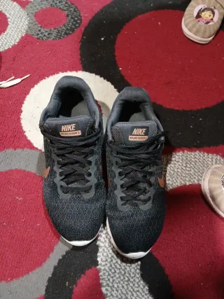 Zapatillas Nike Air Max 38 Negro/Dorado