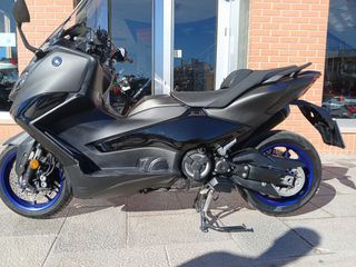 Yamaha T-MAX 560