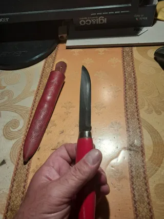 Coltello vintage nuovo con fodero