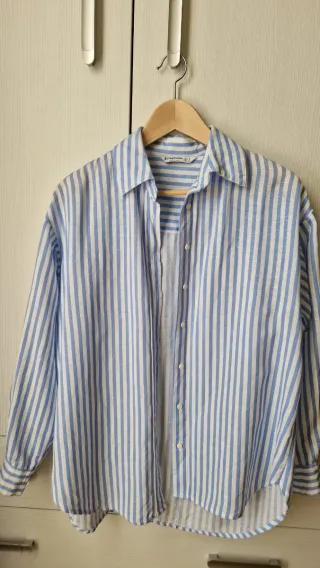 Camisa Stradivarius Rayas Azul y Blanco