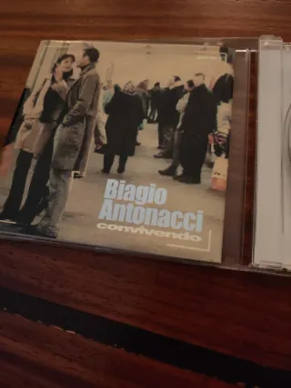 CD con imagen de pareja