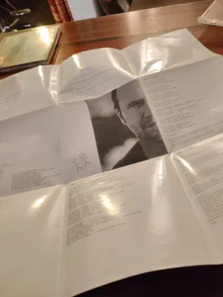 CD con imagen de pareja