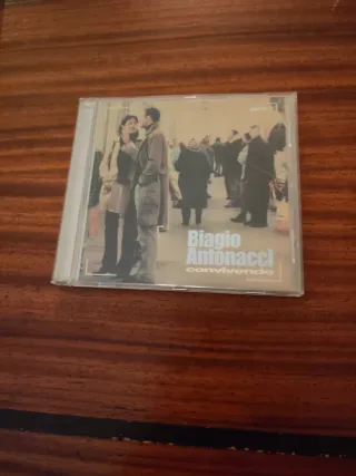 CD con imagen de pareja