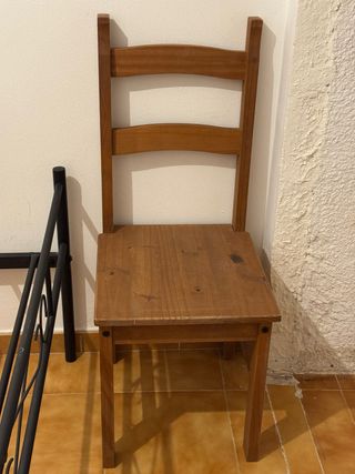 Silla de madera