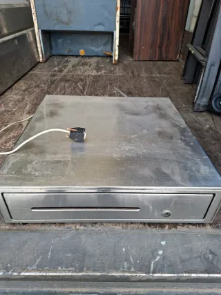 Cajón de cobro acero inoxidable con conexión elec.