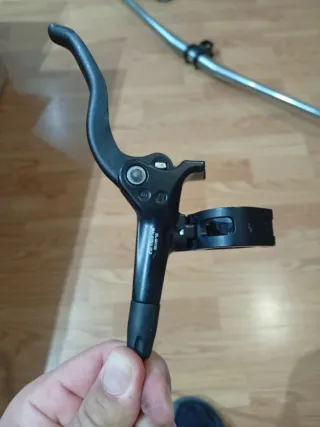 Freno delantero Shimano M4100